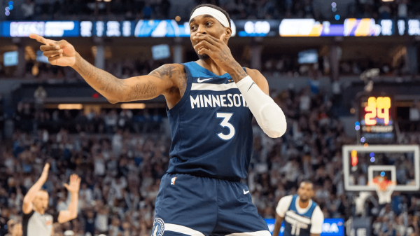 乐蒙网 麦丹谈NBA杯奖金: 是时候搞钱了, 能有点钱打到我账户就行